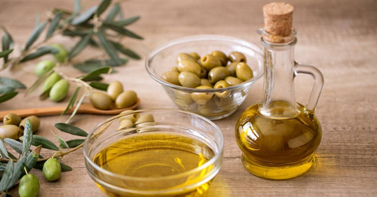 ماذا يحدث لجسمك عند تناول ملعقة زيت زيتون يوميًا؟