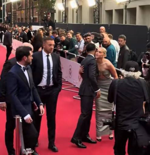 كواليس ليلة تفوق محمد صلاح على نجوم البريميرليج.. صور