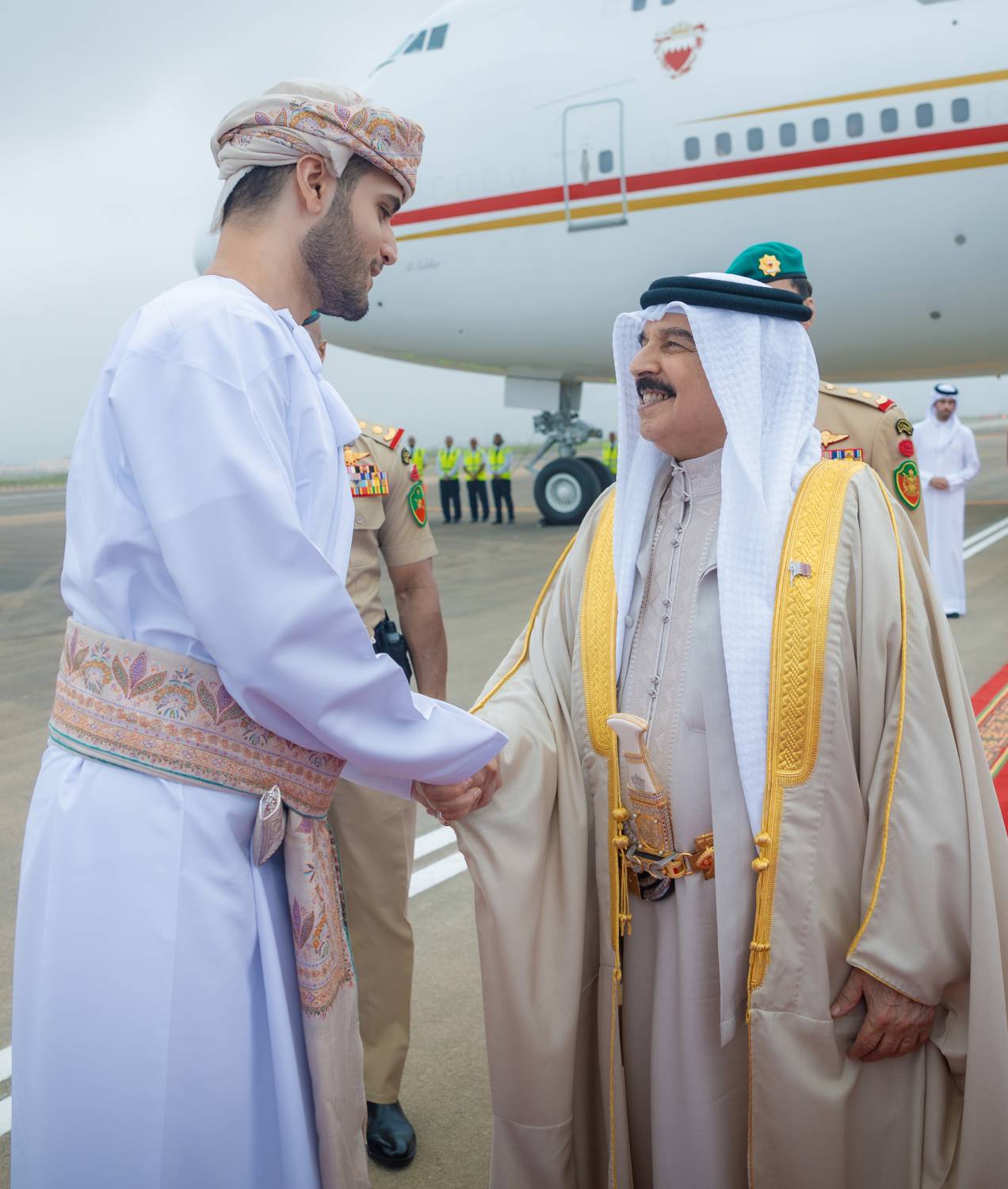 الملك يصل إلى صلالة في زيارة خاصة لسلطنة عمان الشقيقة