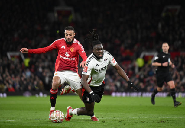 مانشستر يونايتد يتفوق تاريخيا على فولهام.. 58 انتصارا مقابل 15 خسارة فقط