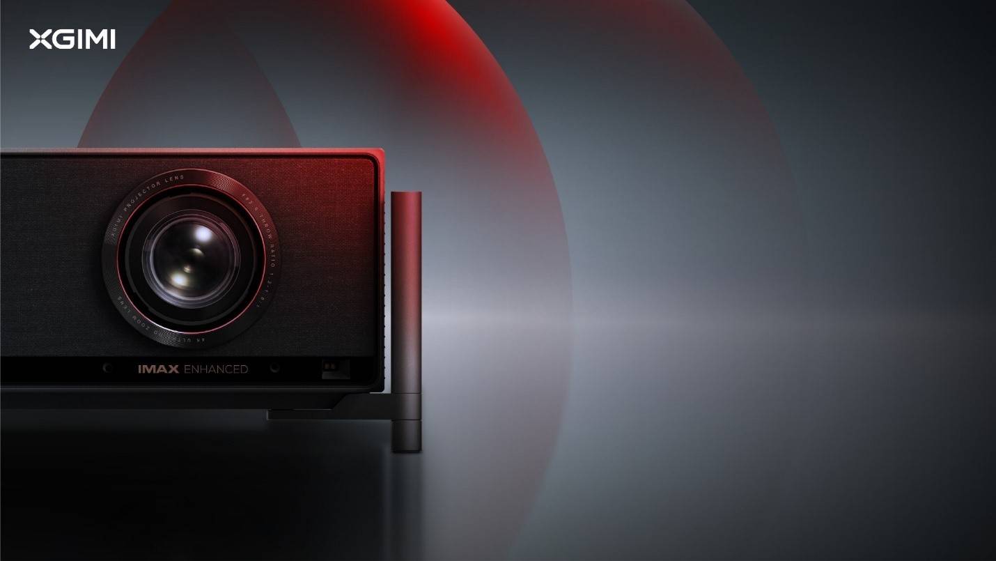 إكسجيمي تدخل عالم الأجهزة الاحترافية بجهاز العرض الجديد "تايتان"