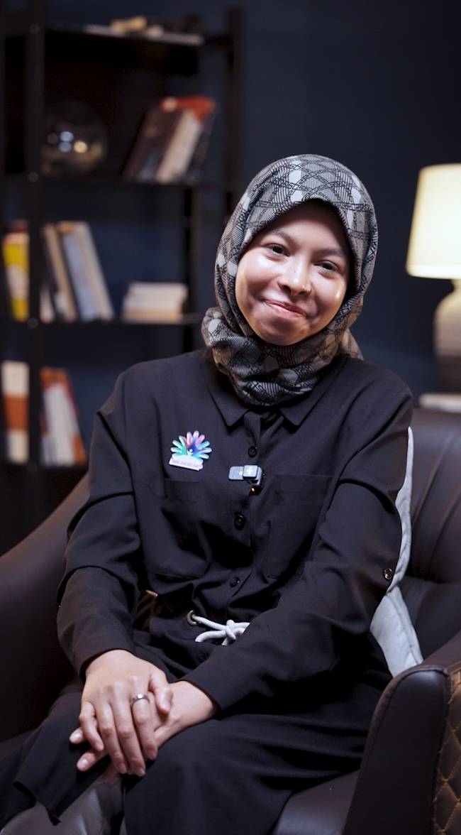 من الألم إلى الإبداع.. البحرينية زينب حبيب تتحدى المرض وتلهم الآخرين بالأمل