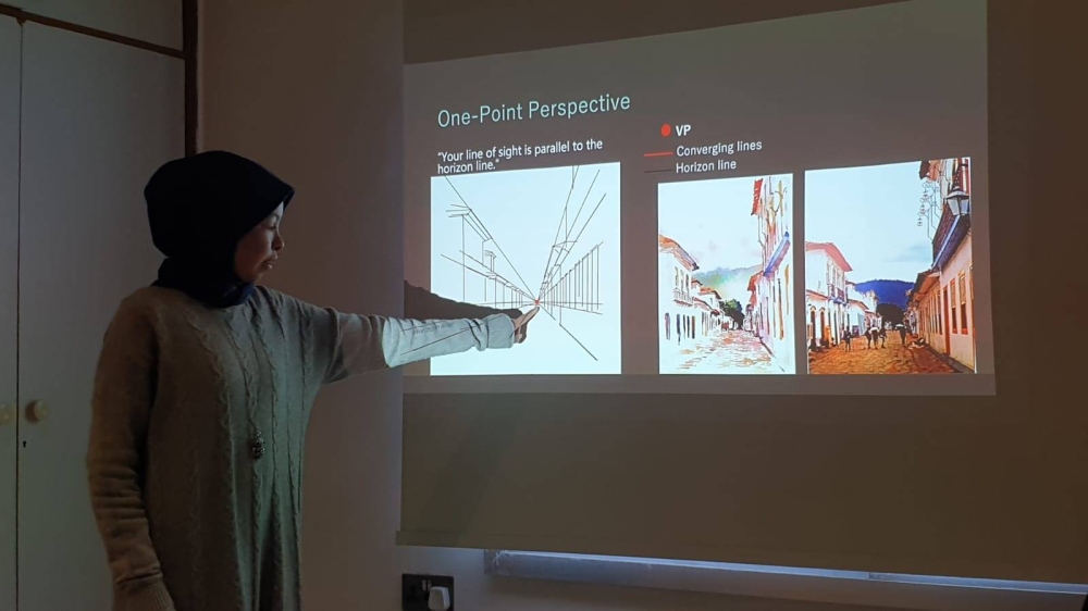 من الألم إلى الإبداع.. البحرينية زينب حبيب تتحدى المرض وتلهم الآخرين بالأمل