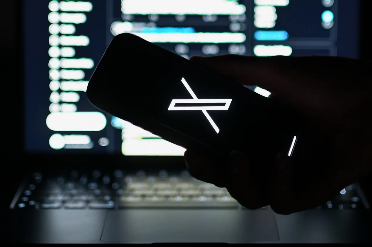 منصة X تزيل ميزتين من API المجانية لحماية المنصة من التلاعب والروبوتات