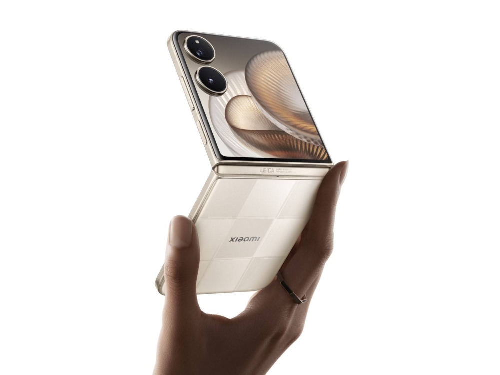 مزين بالألماس.. شاومي تطلق إصدارًا خاصًا من هاتف Mix Flip 2