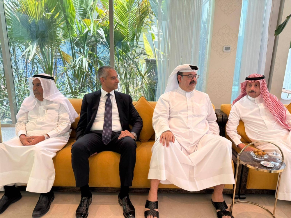 سفير خادم الحرمين الشريفين يقيم مأدبة غداء على شرف الشيخ ثامر جابر الأحمد الصباح