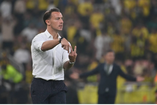 الأهلي السعودي بين أزمات يايسله وإنجازاته التاريخية