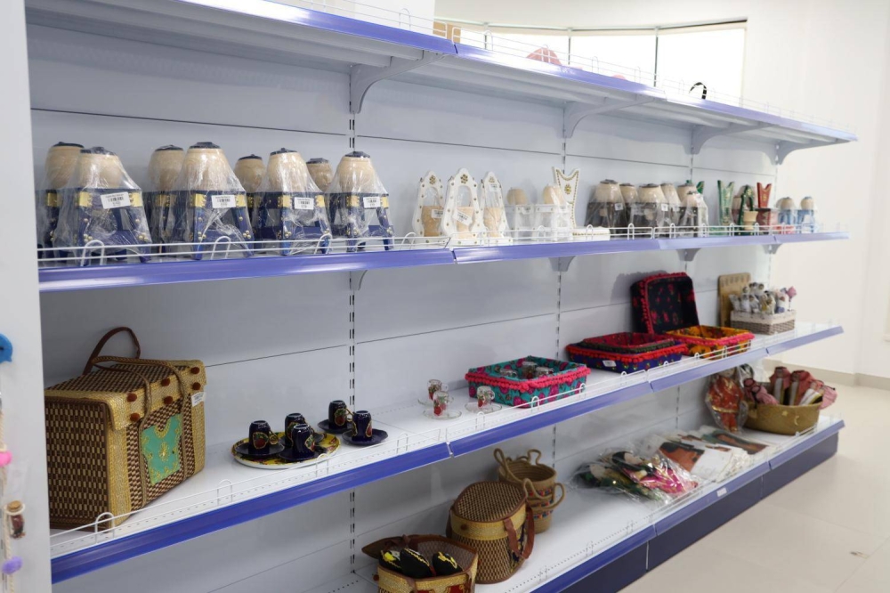 "التنمية الاجتماعية" تفتتح "متجر الأيادي البحرينية" لمنتجات الأسر المنتجة