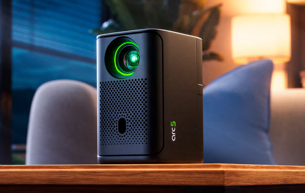 بسعر منافس.. Lumio تطلق بروجكتور Arc 5 لعشاق السينما المنزلية