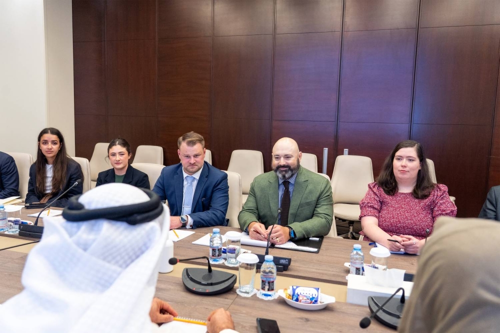 أمانة النواب تستقبل وفداً من موظفي الكونغرس الأمريكي