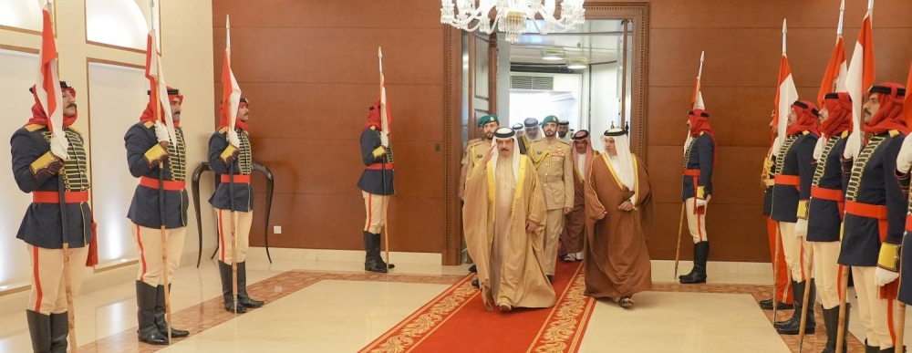 الملك يعود إلى أرض الوطن بعد زيارة خاصة لسلطنة عمان