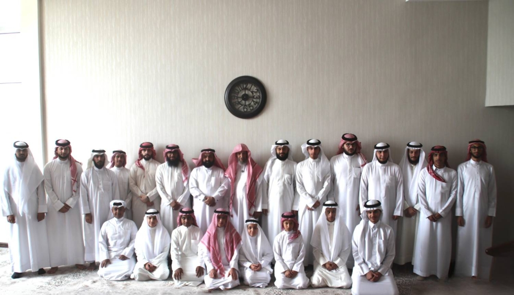 الشيخ سعد الشثري يستقبل أبناء مملكة البحرين من حفظة القرآن الكريم