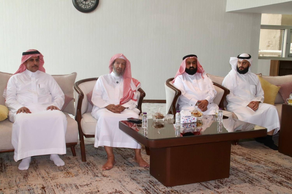 الشيخ سعد الشثري يستقبل أبناء مملكة البحرين من حفظة القرآن الكريم