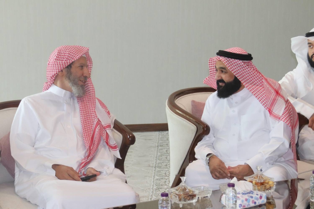 الشيخ سعد الشثري يستقبل أبناء مملكة البحرين من حفظة القرآن الكريم