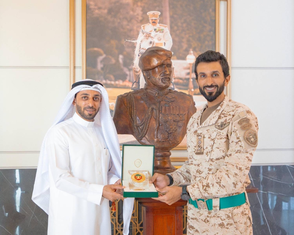 ناصر بن حمد: دوار معسكر الروضة شاهدٌ على إنجاز رجال الحرس الملكي بالوصول إلى قمة جبل إيفرست