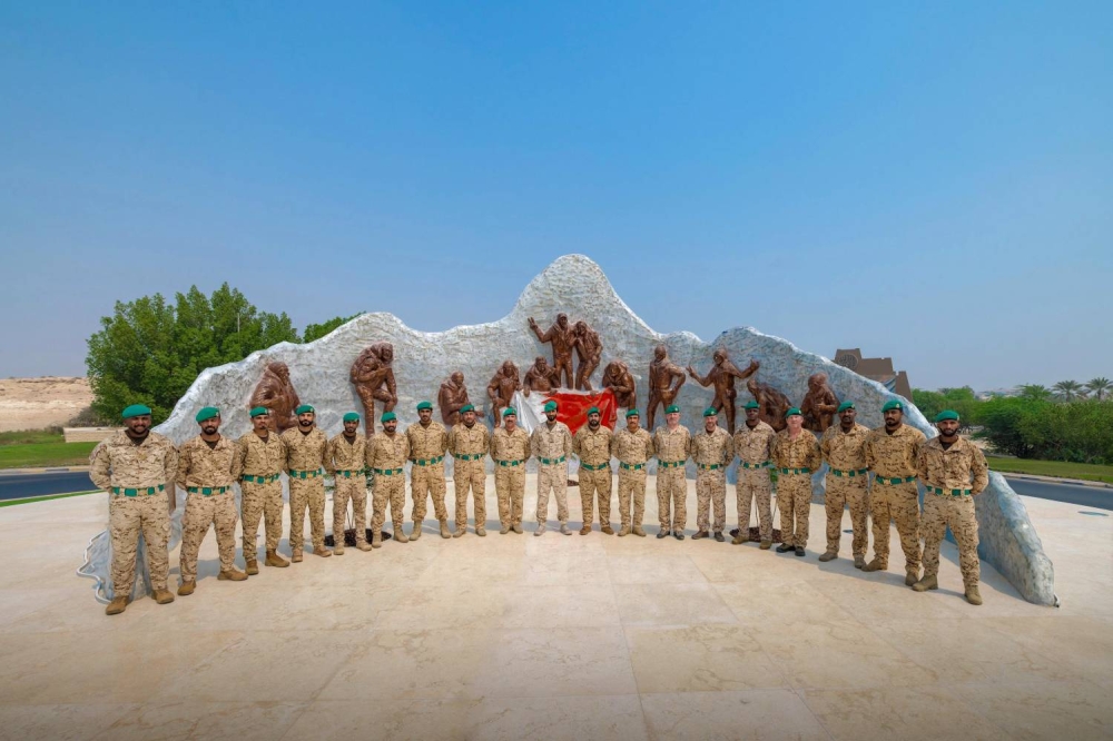 ناصر بن حمد: دوار معسكر الروضة شاهدٌ على إنجاز رجال الحرس الملكي بالوصول إلى قمة جبل إيفرست