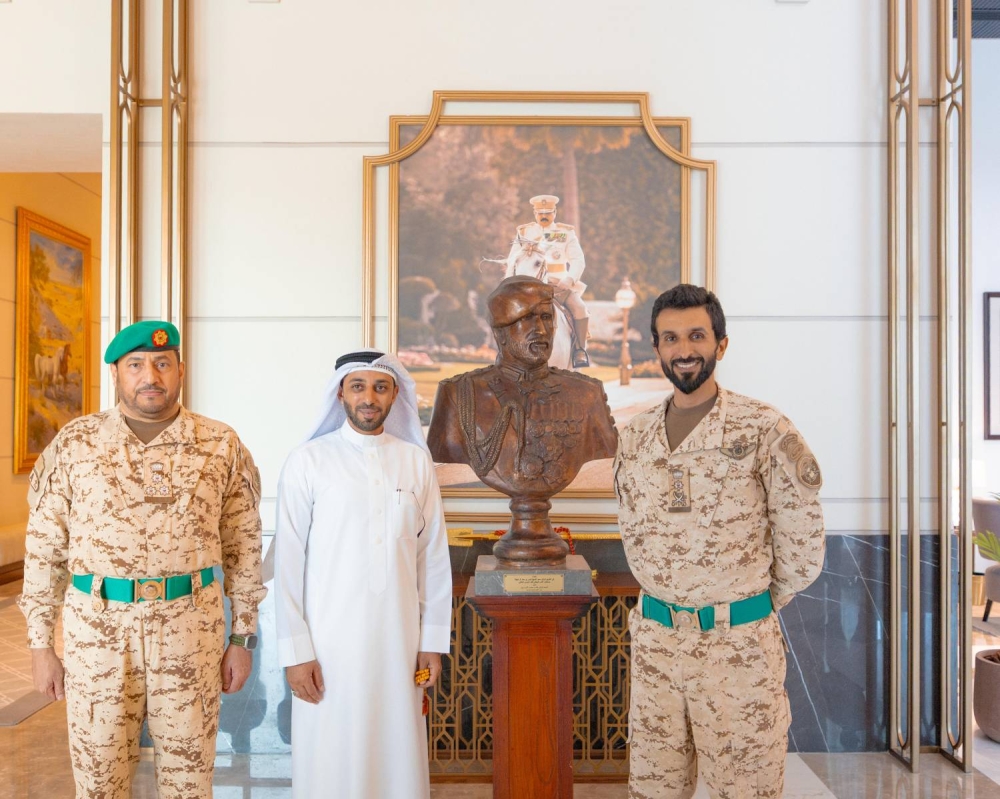 ناصر بن حمد: دوار معسكر الروضة شاهدٌ على إنجاز رجال الحرس الملكي بالوصول إلى قمة جبل إيفرست