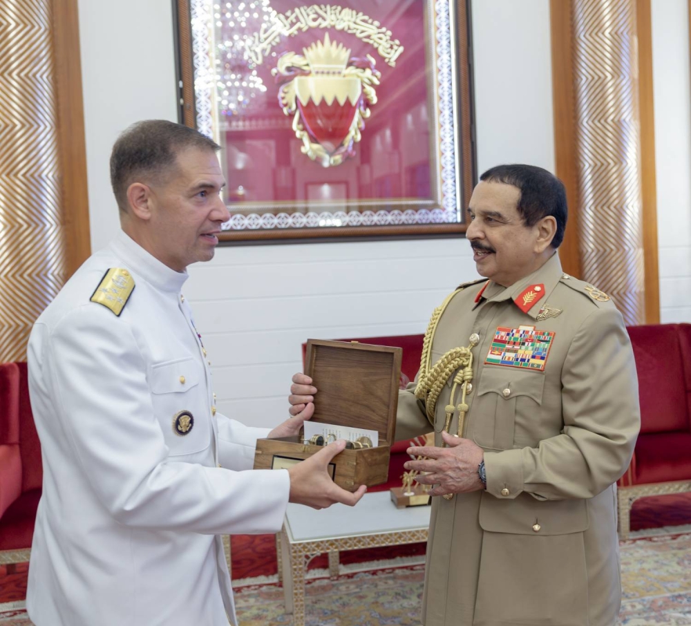 الملك القائد الأعلى للقوات المسلحة يستقبل قائد القيادة المركزية الأمريكية