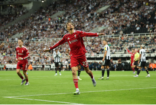 ديشامب يوضح سبب استبعاد هوجو إيكيتيكي من قائمة فرنسا