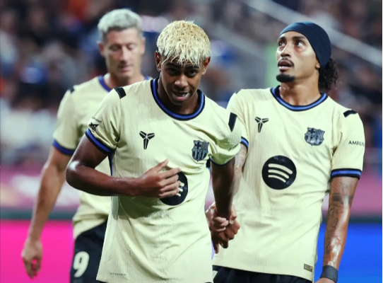 برشلونة ضد فياريال.. يويفا يحسم مصير المباراة في ميامي