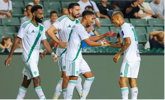 الأهلي ضد نيوم.. طاقم تحكيم فنزويلي يقود افتتاحية الدوري السعودي