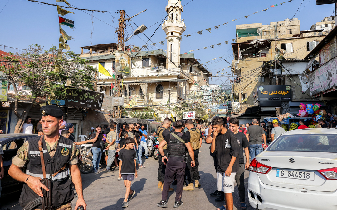 الجيش اللبناني يتسلّم الدفعة الثانية من أسلحة المخيمات الفلسطينية