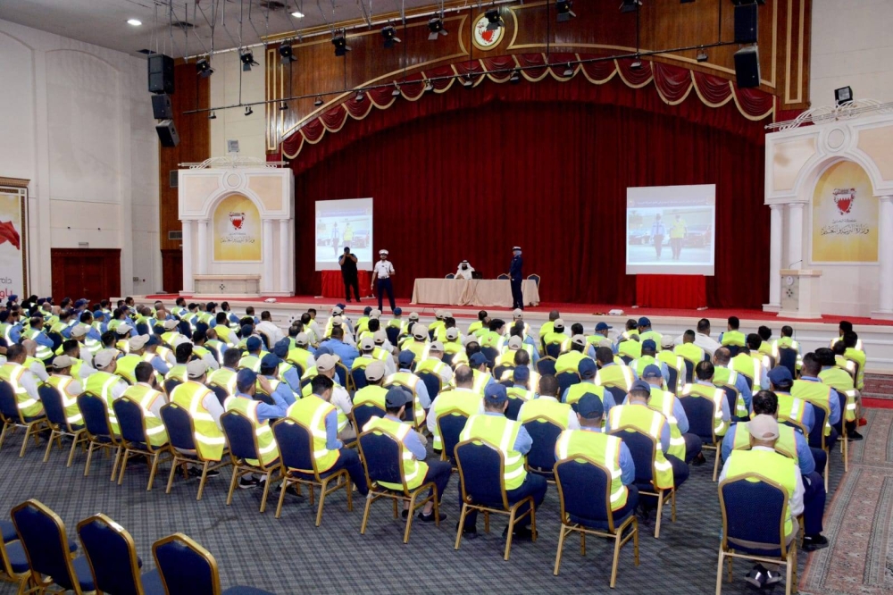 الإدارة العامة للمرور  تنظّم دورات تدريبية لشرطة خدمة المجتمع وحراس المدارس لتعزيز السلامة المرورية