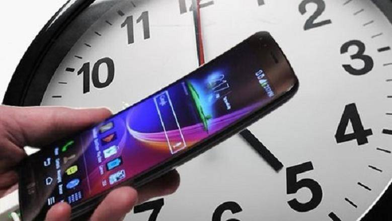 مواقيت الصلاة في التوقيت الشتوي في مصر.. وطريقة تغيير الساعة على الهاتف واللابتوب