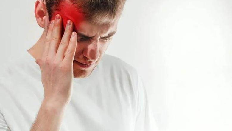 عادات يومية خاطئة وراء زيادة الصداع التوتري.. كيف تقاومه دون أدوية؟