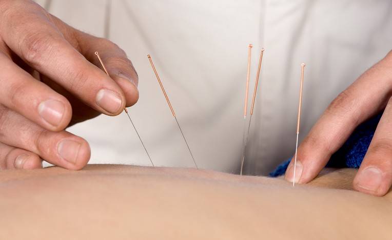 زهرة خليفة: العلاج بالطب التكميلي وحده يُهدد حياة مرضى السرطان والقلب والفشل الكلوي