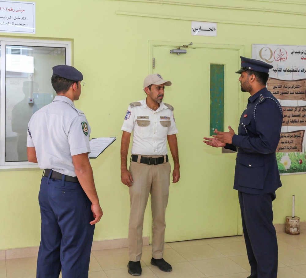 الإدارة العامة للحراسات تنفذ زيارات تفقدية لعدد من المدارس لتعزيز السلامة والتوعية