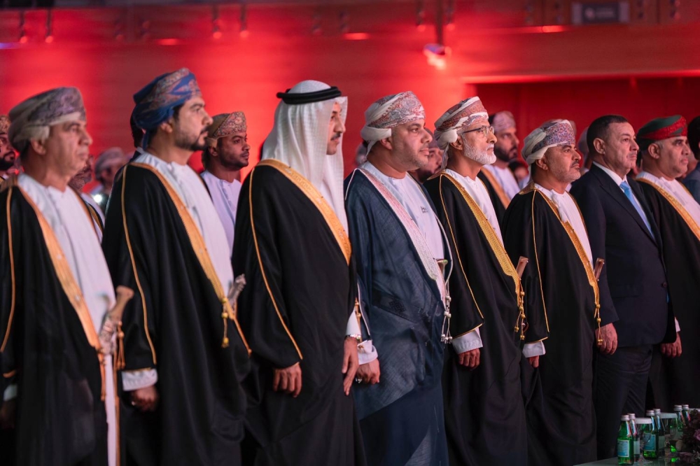 وزير المواصلات يشارك في الملتقى الخليجي للتنقل الأخضر بسلطنة عمان