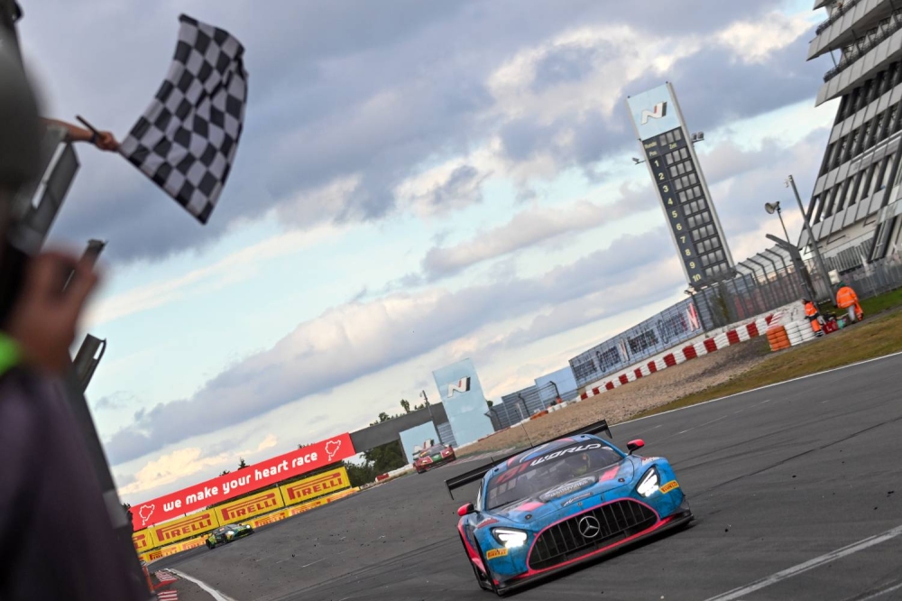 عيسى بن عبدالله: إنجاز فريق تو سيز لسباق السيارات في حلبة نوربورغرينغ يعكس التزام الفريق ويؤكد مكانة مملكة البحرين في سباقات السيارات العالمية