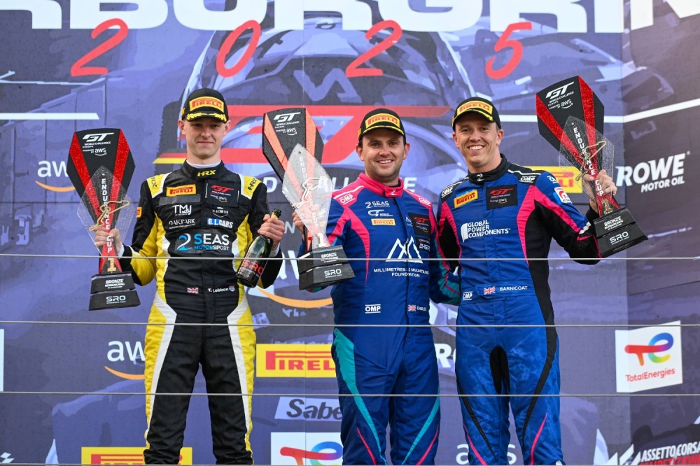 عيسى بن عبدالله: إنجاز فريق تو سيز لسباق السيارات في حلبة نوربورغرينغ يعكس التزام الفريق ويؤكد مكانة مملكة البحرين في سباقات السيارات العالمية