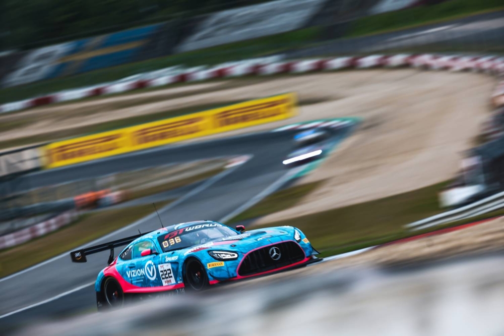 عيسى بن عبدالله: إنجاز فريق تو سيز لسباق السيارات في حلبة نوربورغرينغ يعكس التزام الفريق ويؤكد مكانة مملكة البحرين في سباقات السيارات العالمية