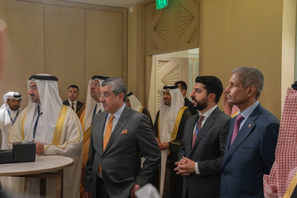 ولي العهد رئيس الوزراء يستقبل وفد من ممثلي القطاع الخاص البحريني