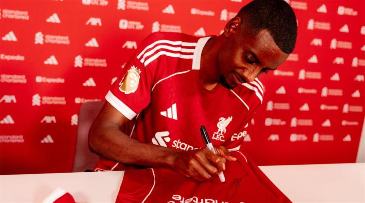 ألكسندر إيزاك إلى ليفربول بصفقة قياسية وفيكتور جيوكيريس يعلق