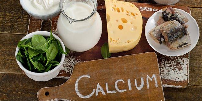 8 أطعمة غنية بالكالسيوم تعزز صحة العظام وتقي من هشاشتها