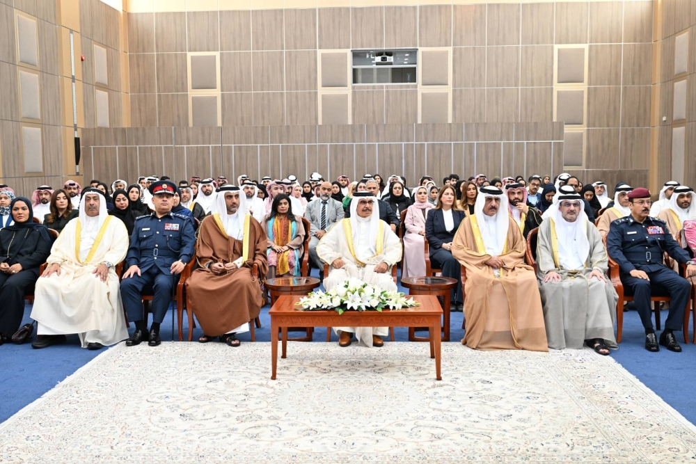 وزير الداخلية يشهد تخرج الدفعة الثانية من برنامج تنمية الكوادر التقنية