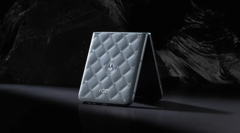 أناقة تواكب التكنولوجيا.. موتورولا تقدم Razr 60 وBuds Loop بإصدار فاخر