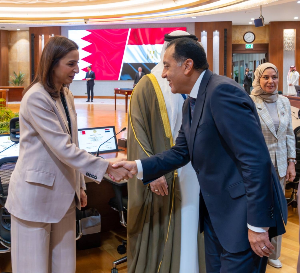 ولي العهد رئيس الوزراء يشهد توقيع عدد من اتفاقيات ومذكرات التفاهم بين البحرين ومصر