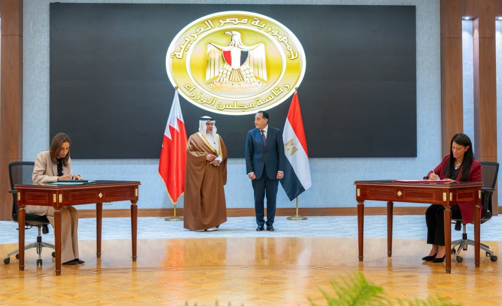 ولي العهد رئيس الوزراء يشهد توقيع عدد من اتفاقيات ومذكرات التفاهم بين البحرين ومصر