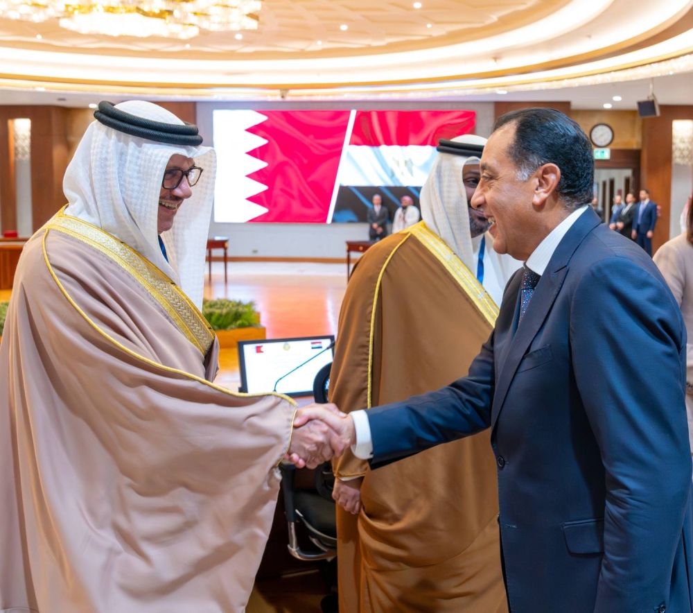ولي العهد رئيس الوزراء يشهد توقيع عدد من اتفاقيات ومذكرات التفاهم بين البحرين ومصر