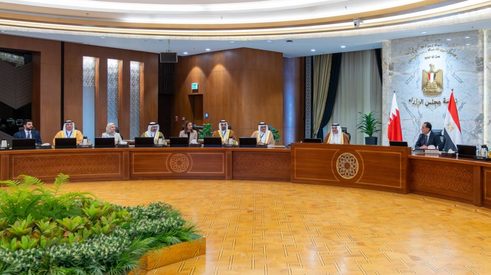 ولي العهد رئيس الوزراء يشهد توقيع عدد من اتفاقيات ومذكرات التفاهم بين البحرين ومصر