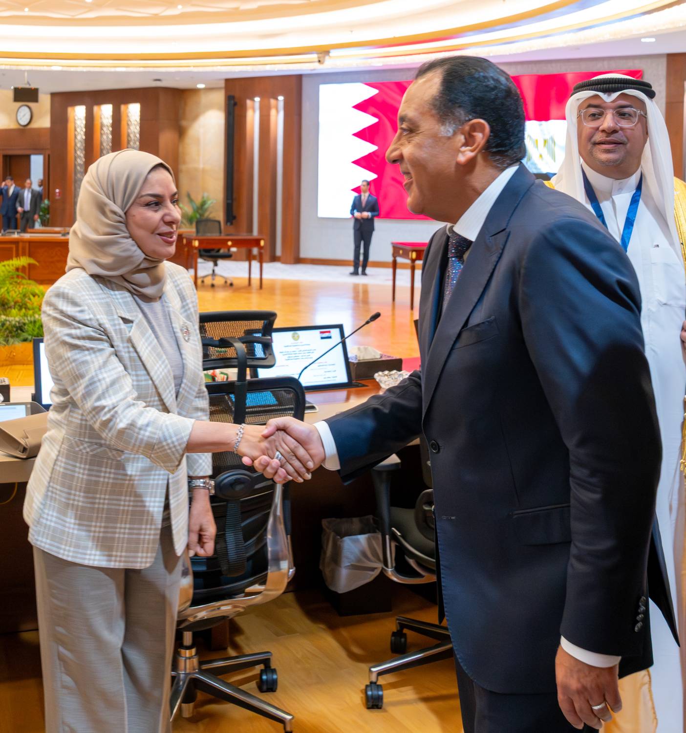 ولي العهد رئيس الوزراء يشهد توقيع عدد من اتفاقيات ومذكرات التفاهم بين البحرين ومصر