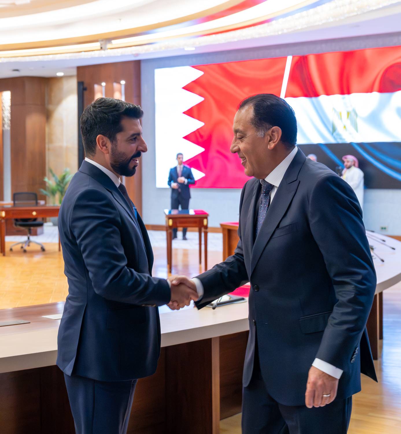 ولي العهد رئيس الوزراء يشهد توقيع عدد من اتفاقيات ومذكرات التفاهم بين البحرين ومصر