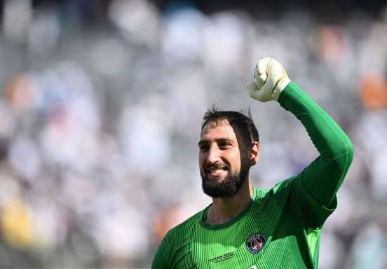 دوناروما يكشف أسرار انتقاله من باريس سان جيرمان إلى مانشستر سيتي