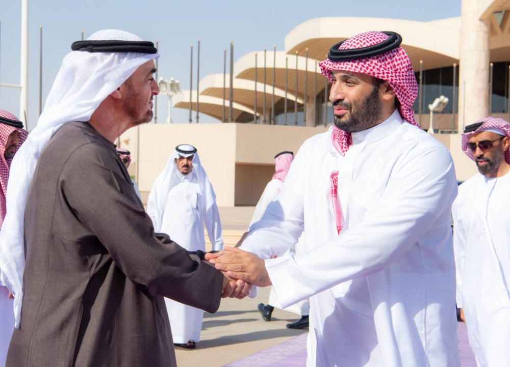 ولي العهد السعودي ومحمد بن زايد يناقشان الأوضاع الإقليمية