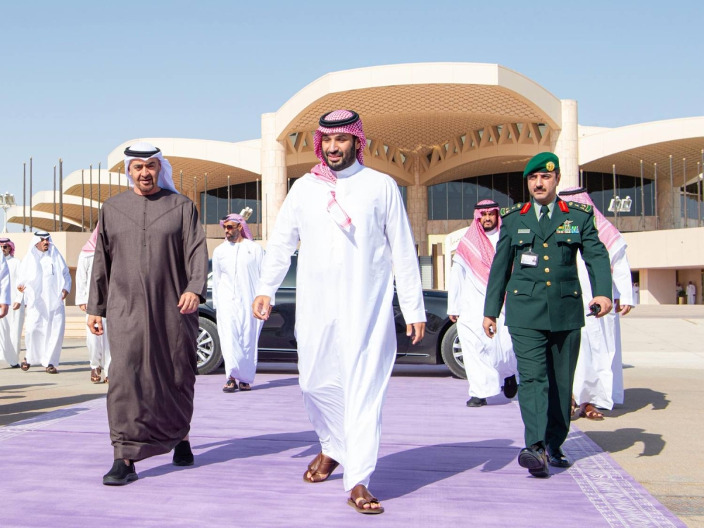 ولي العهد السعودي ومحمد بن زايد يناقشان الأوضاع الإقليمية