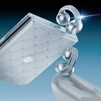 أناقة تواكب التكنولوجيا.. موتورولا تقدم Razr 60 وBuds Loop بإصدار فاخر